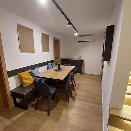 Casa Gray 2 * Koper