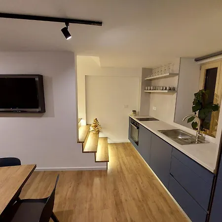 Casa Gray 2 Koper